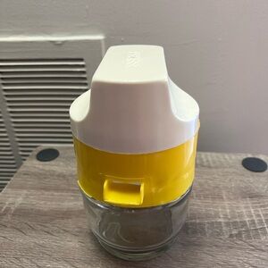 Vintage Gemco Citrus Juicer: Mid-Century Glass Reamer with Spout